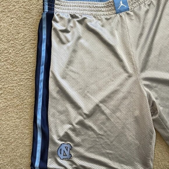 Vtg Jordan Reversible Basketball Shorts 2XL UNC Tarheels Silky Shiny Y2K Baggy‎ - Picture 7 of 12
